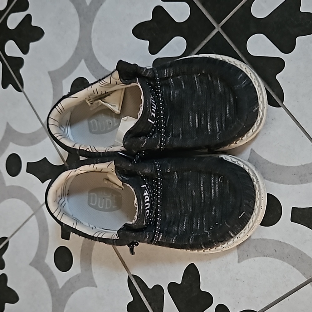 Toddler Size 9 Hey Dude Wally
